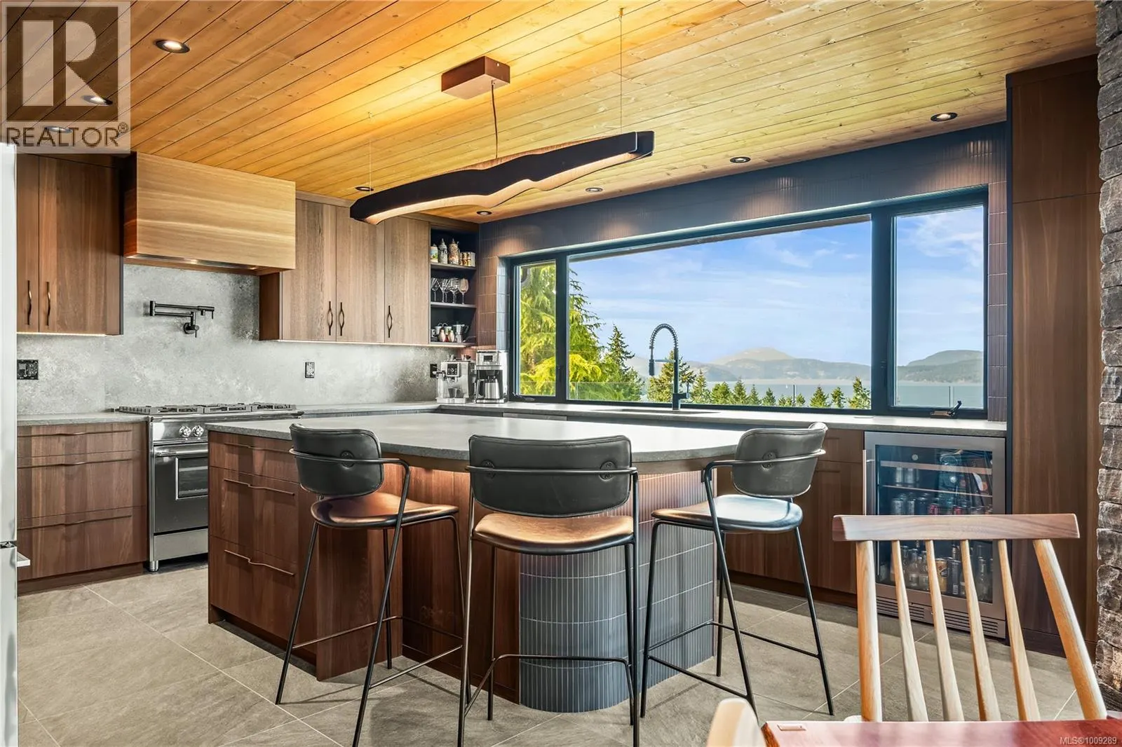 553 Marine View