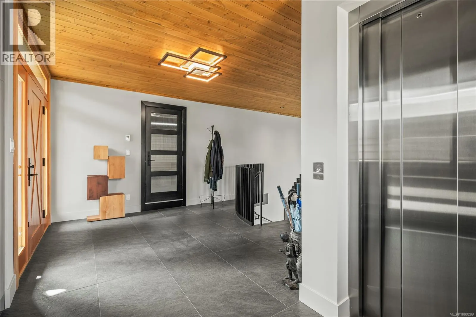553 Marine View