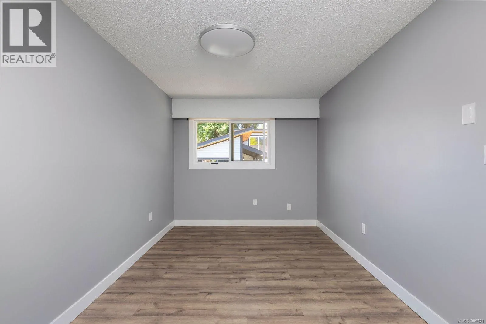 5884 Deborah Dr