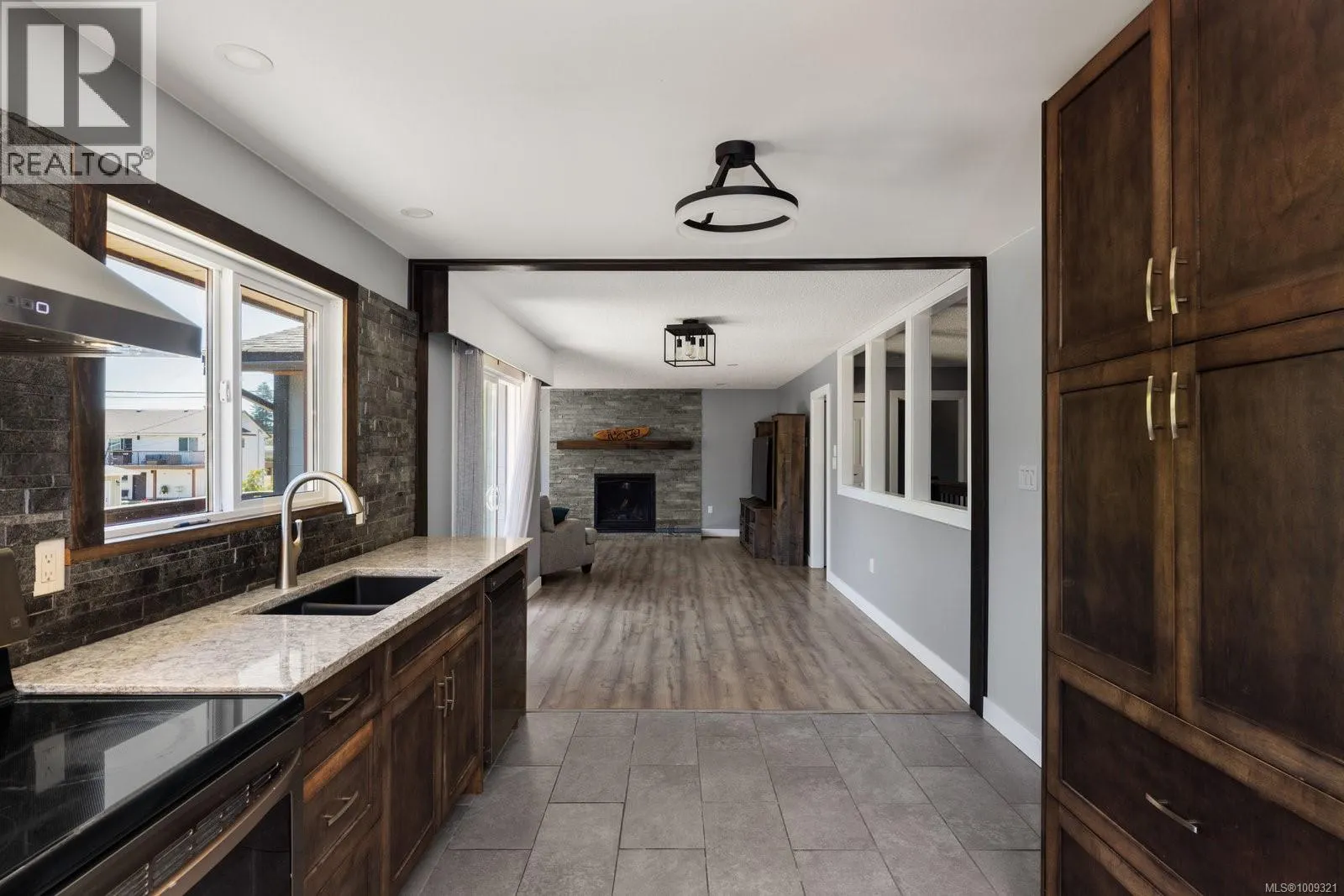 5884 Deborah Dr