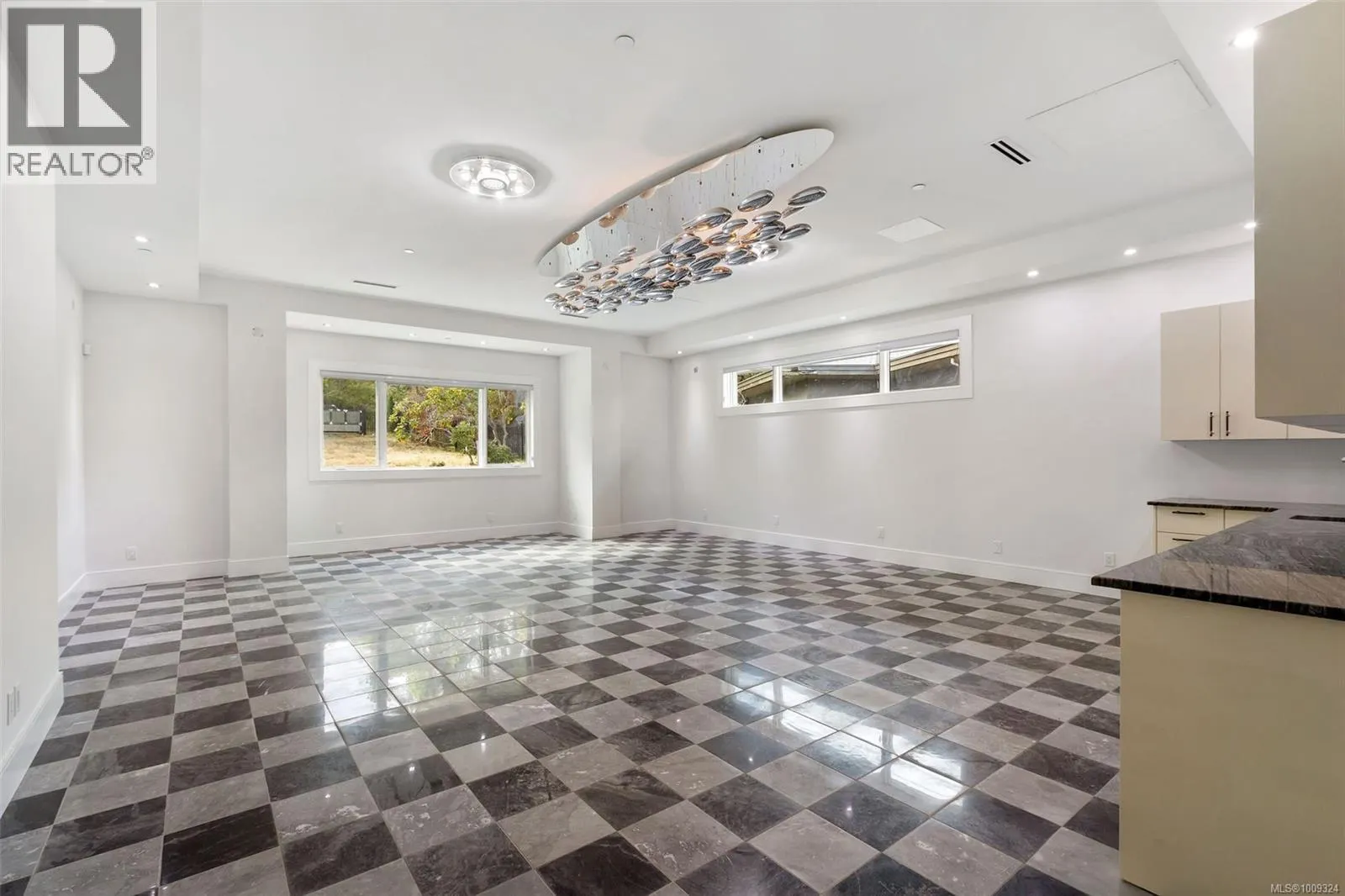 3355 Midland Rd