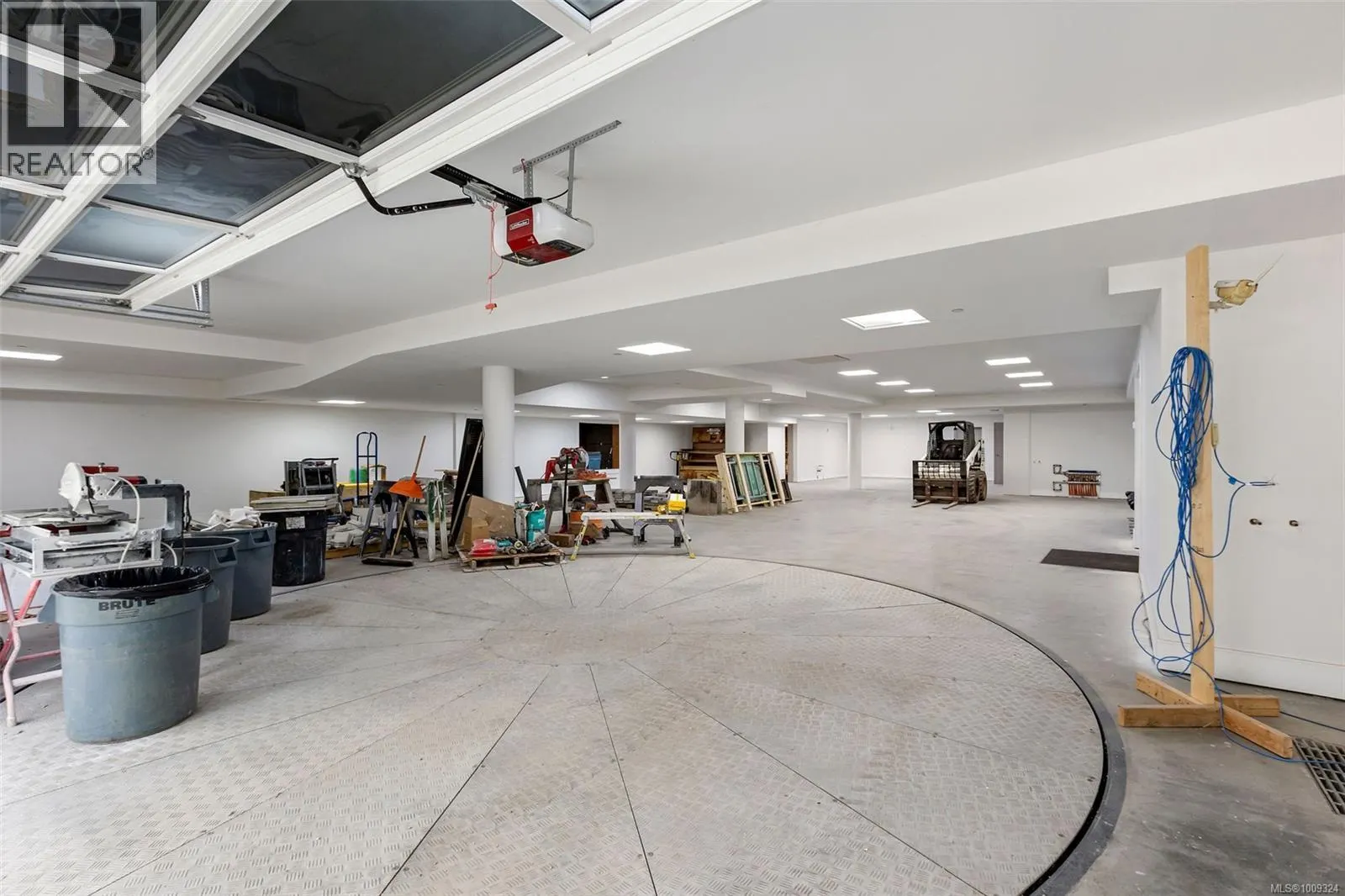3355 Midland Rd