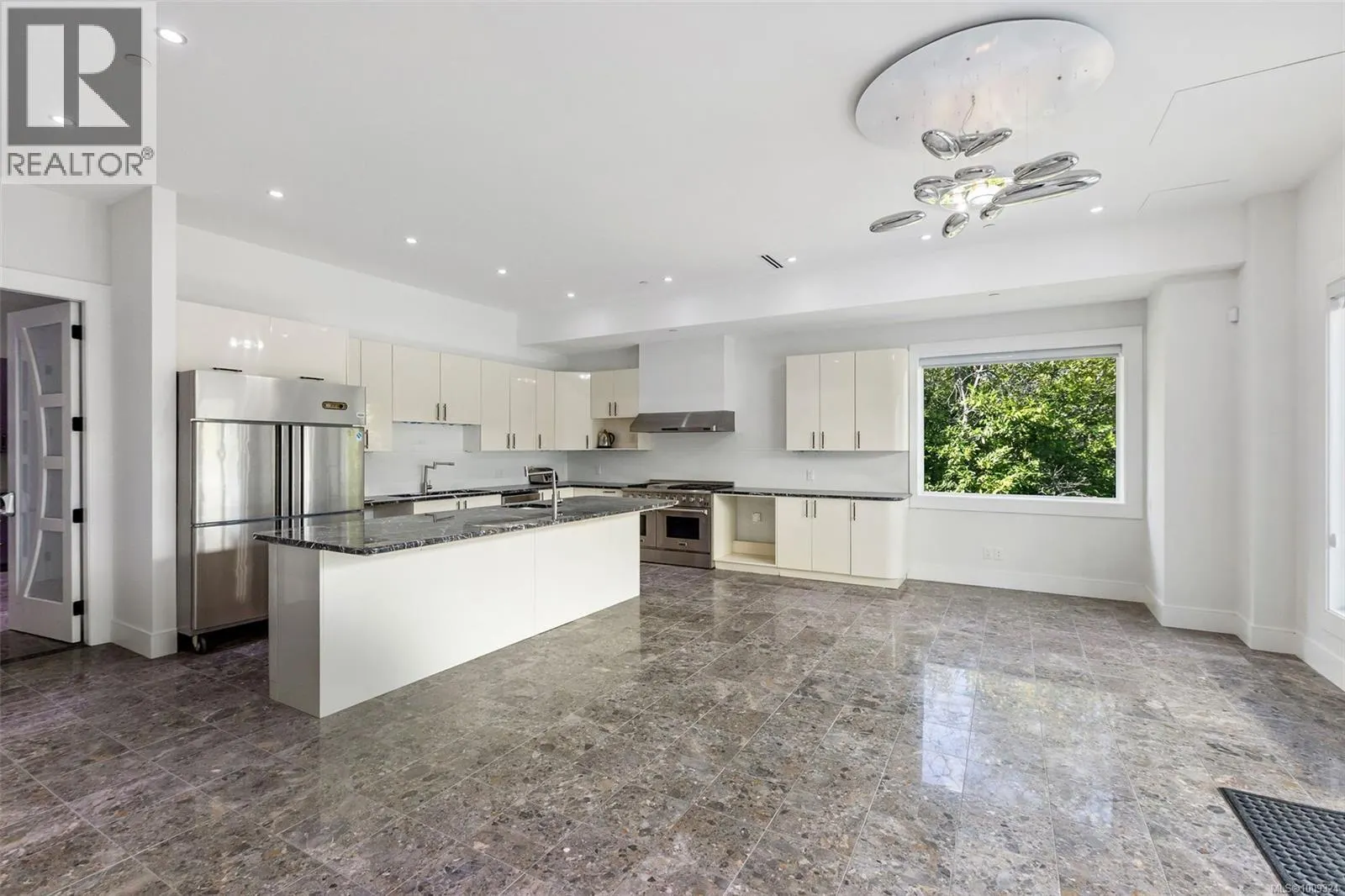 3355 Midland Rd