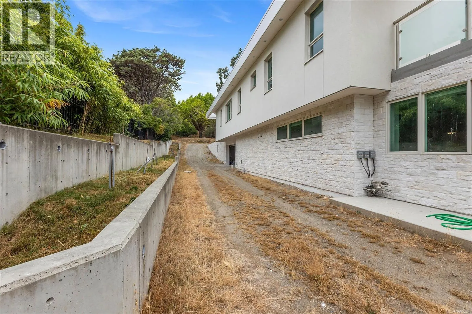 3355 Midland Rd