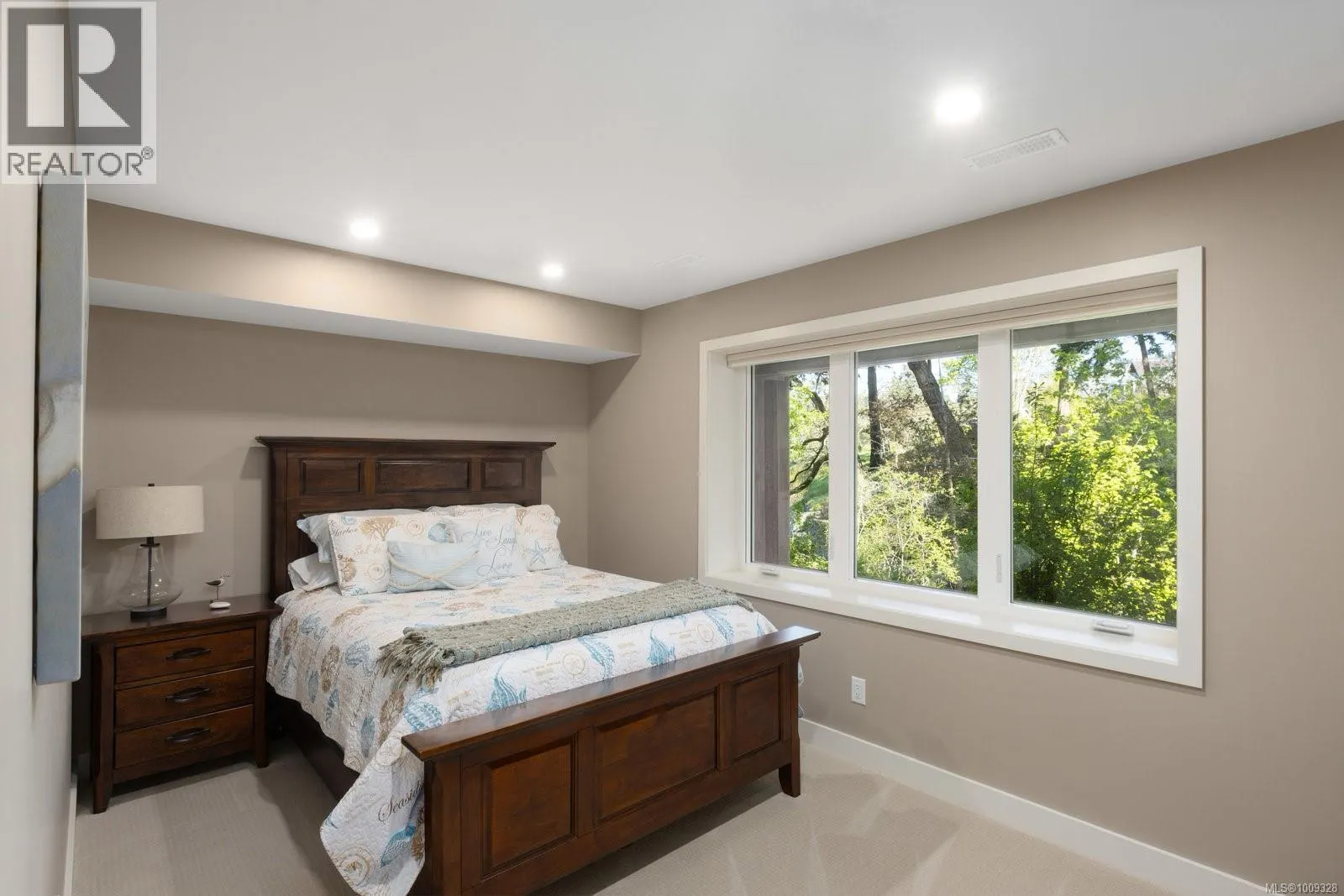 11176 Chalet Rd