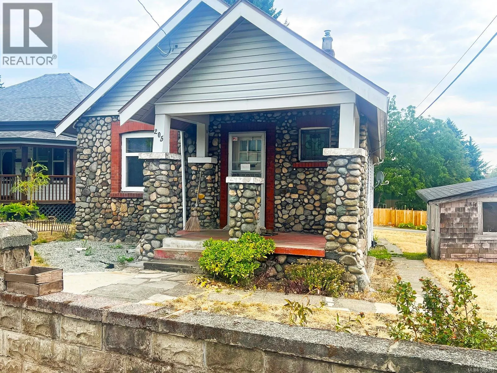 205 View St