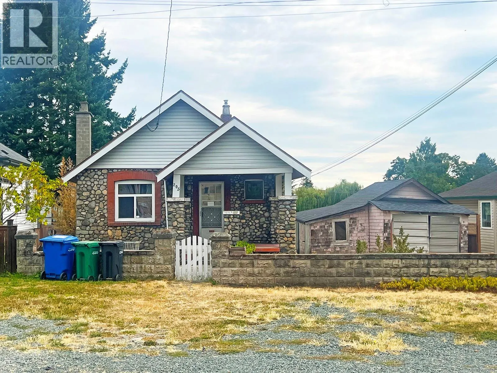205 View St