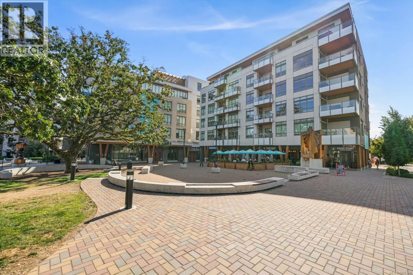105 501 Park Pl