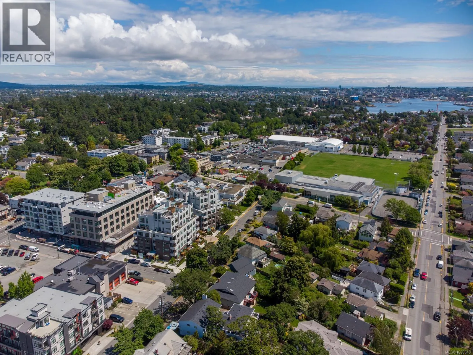 105 501 Park Pl