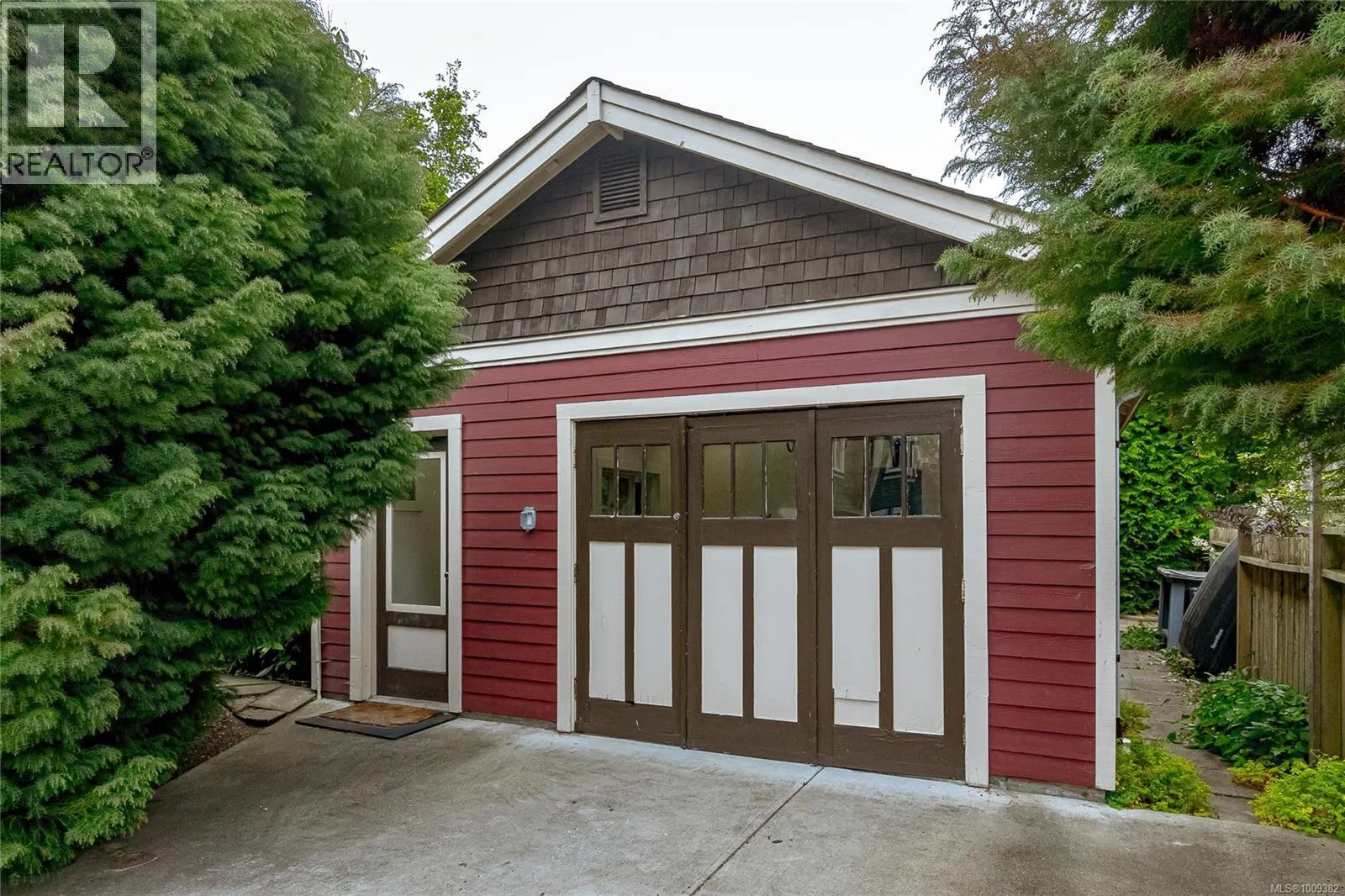 625 Harbinger Ave