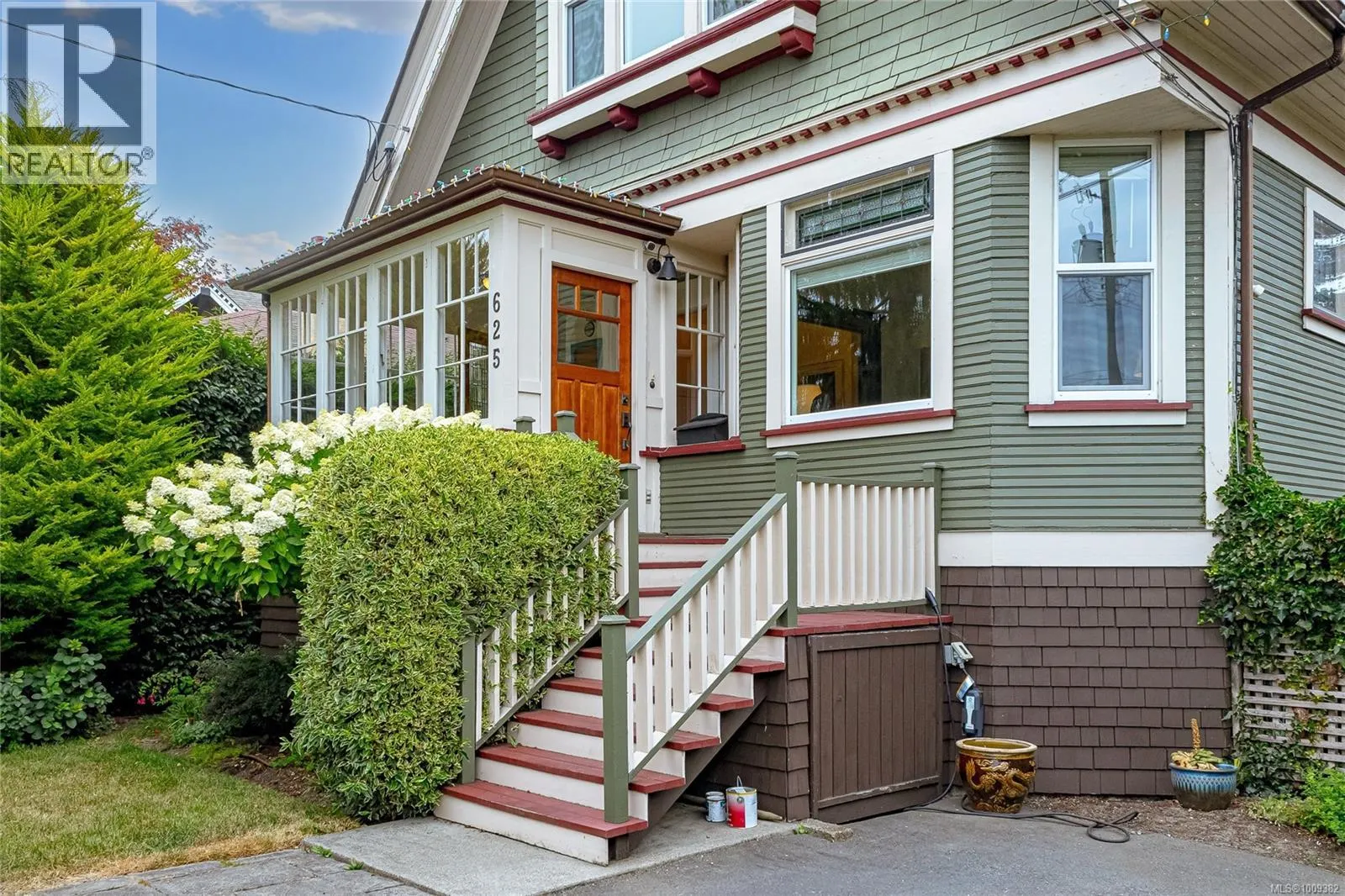 625 Harbinger Ave
