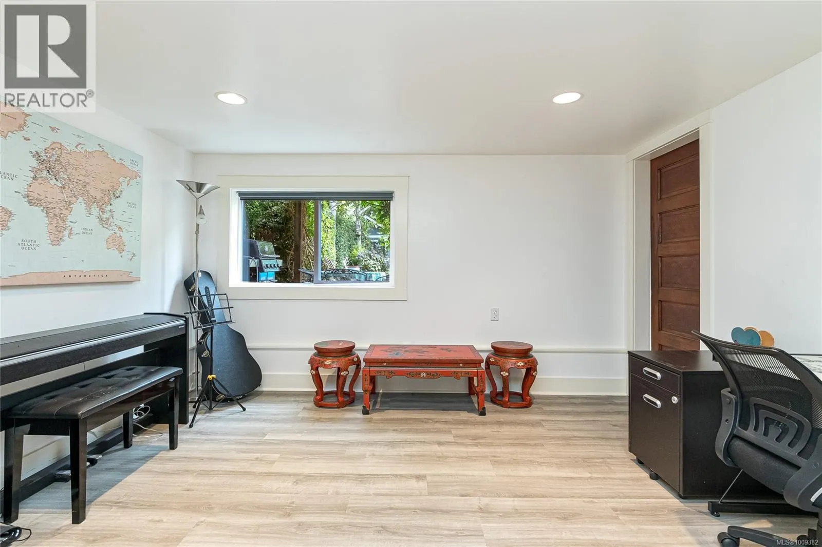 625 Harbinger Ave