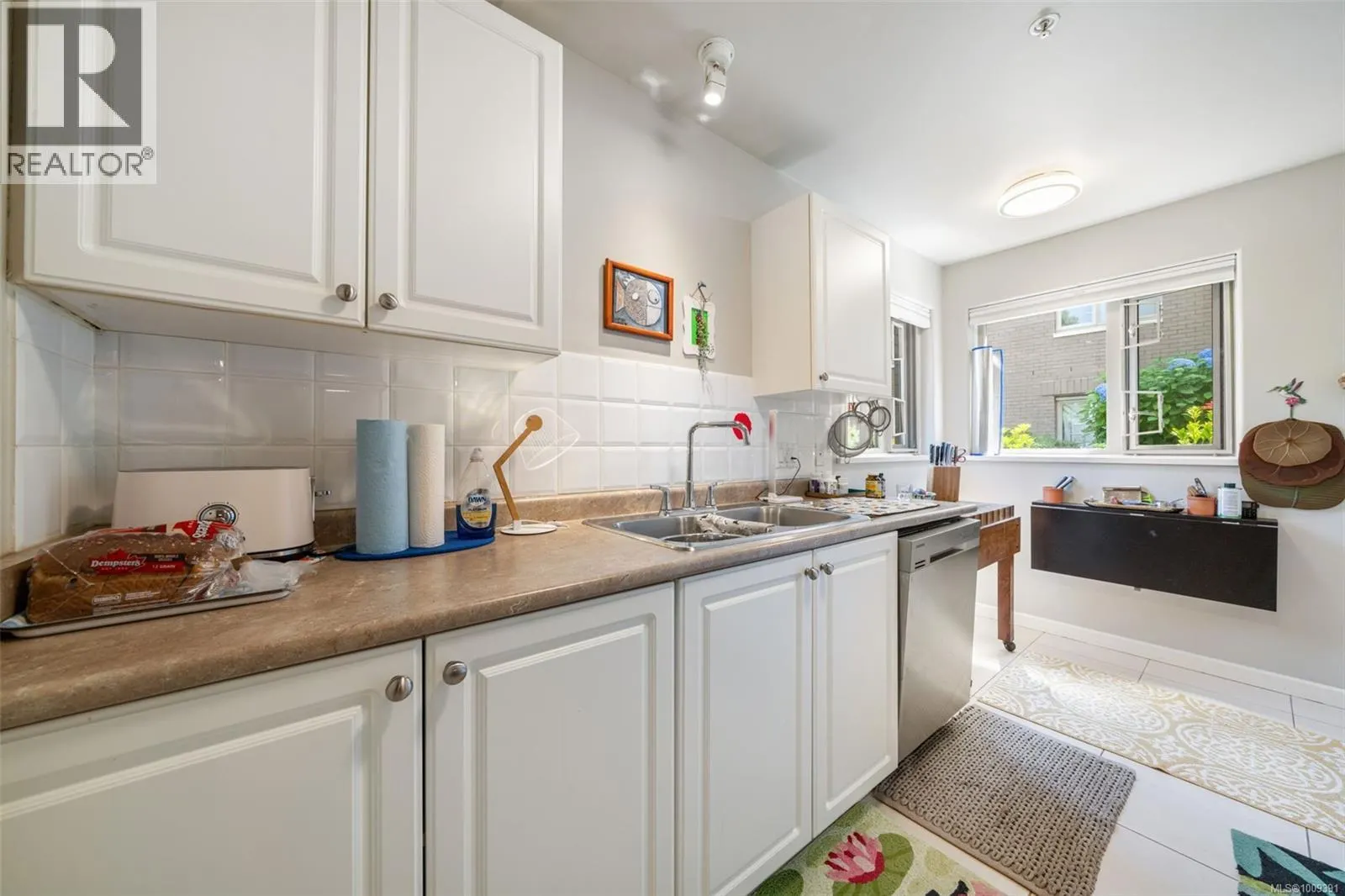 111 27 Songhees Rd