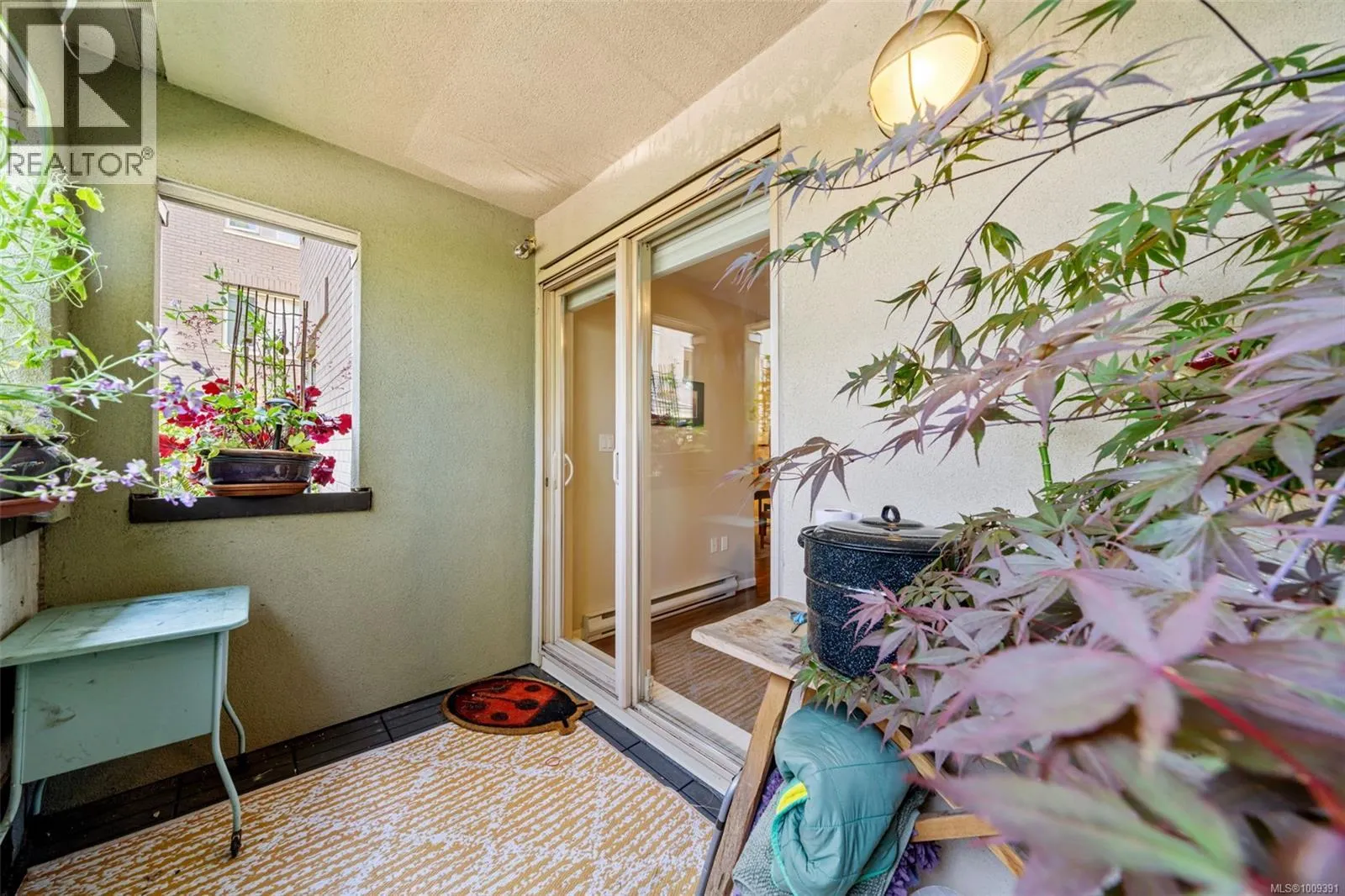 111 27 Songhees Rd