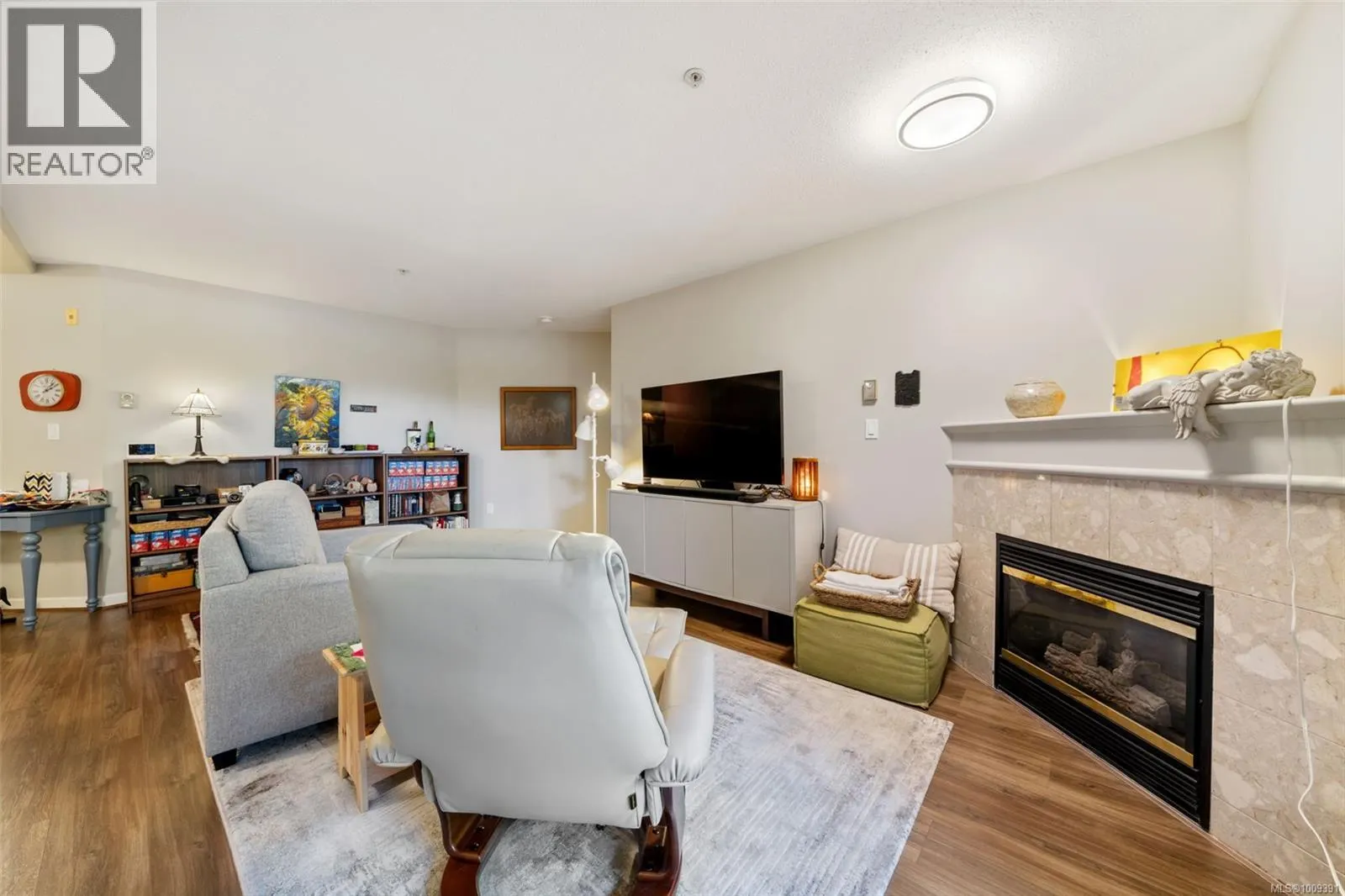 111 27 Songhees Rd