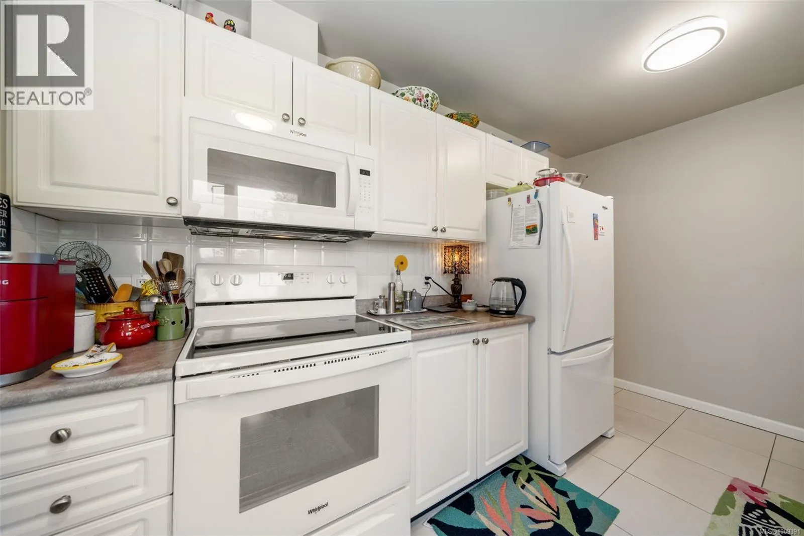 111 27 Songhees Rd