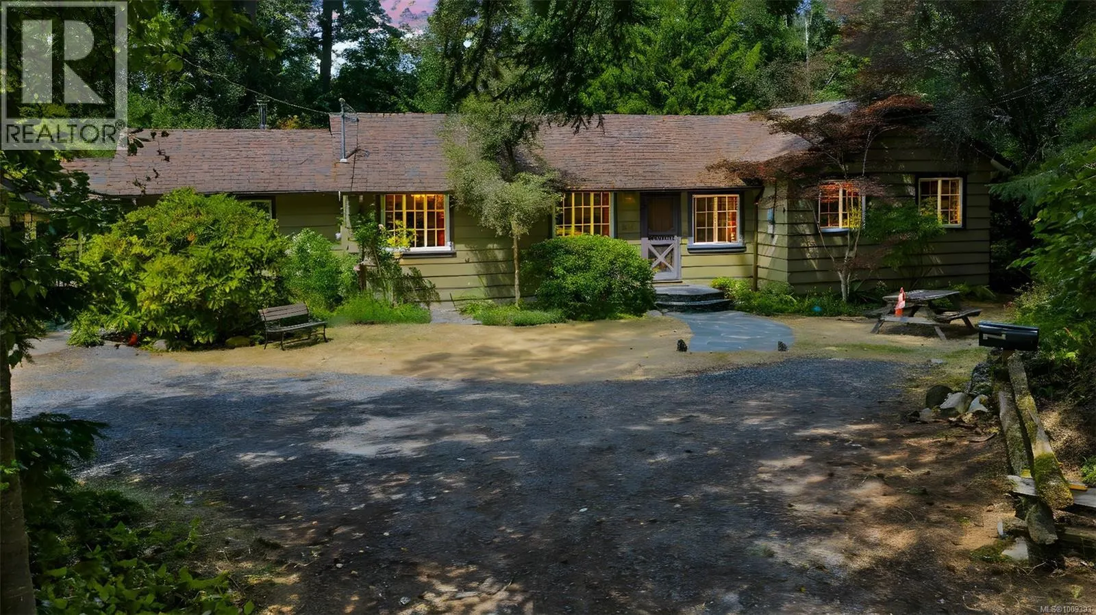 624 Beaver Lake Rd