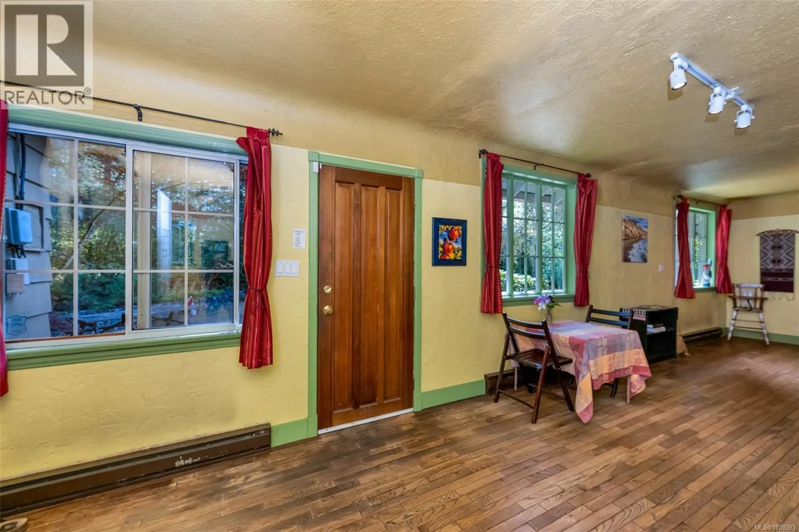 624 Beaver Lake Rd