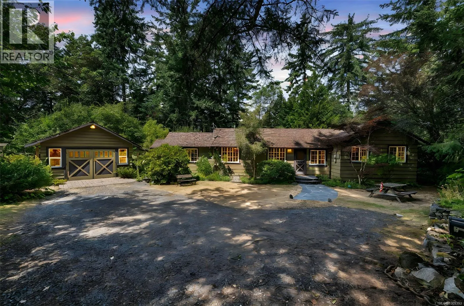 624 Beaver Lake Rd