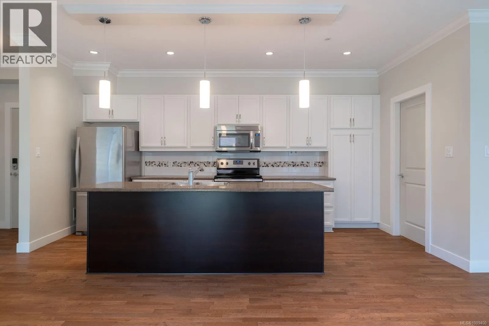 204 1838 Cowichan Bay Rd