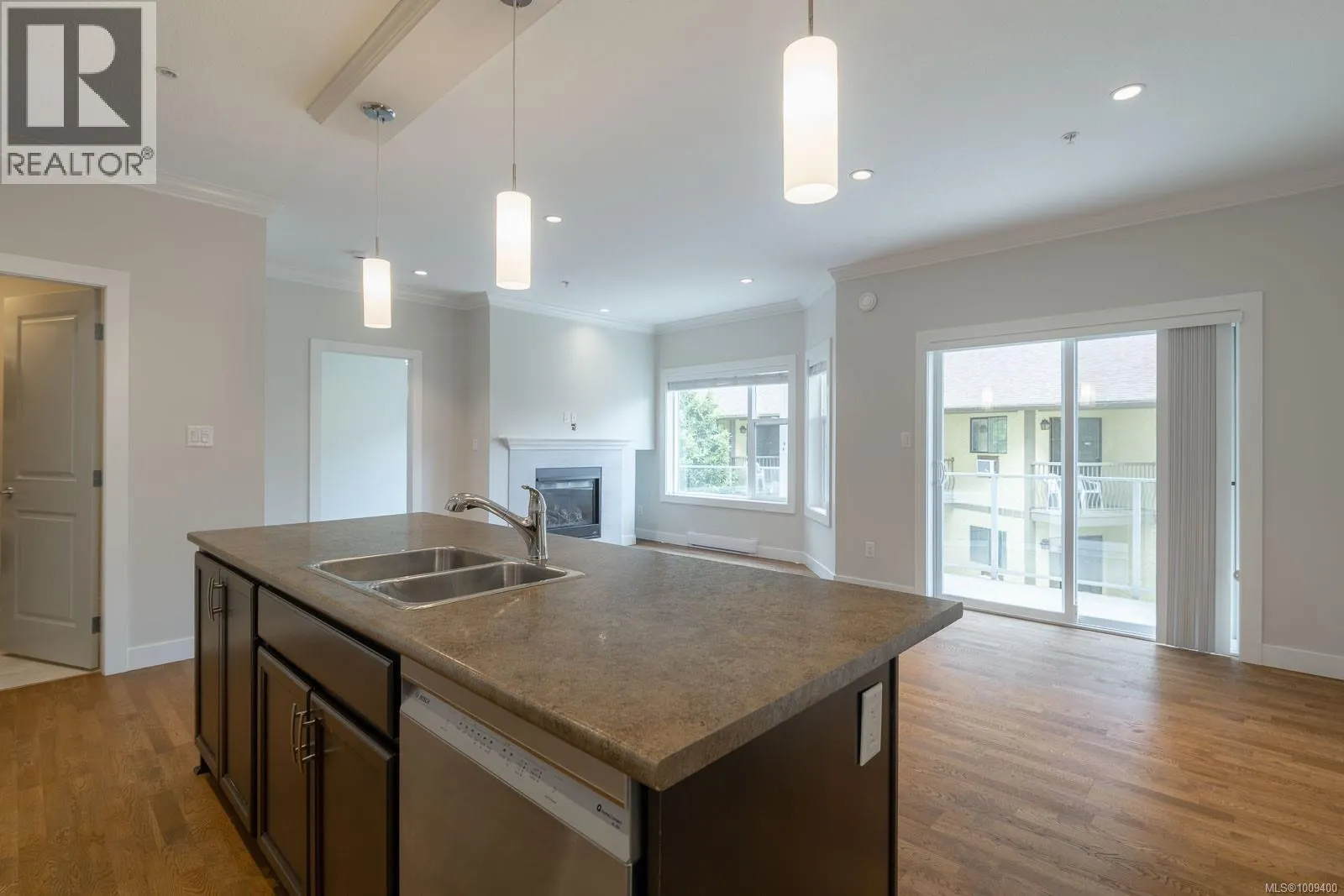 204 1838 Cowichan Bay Rd
