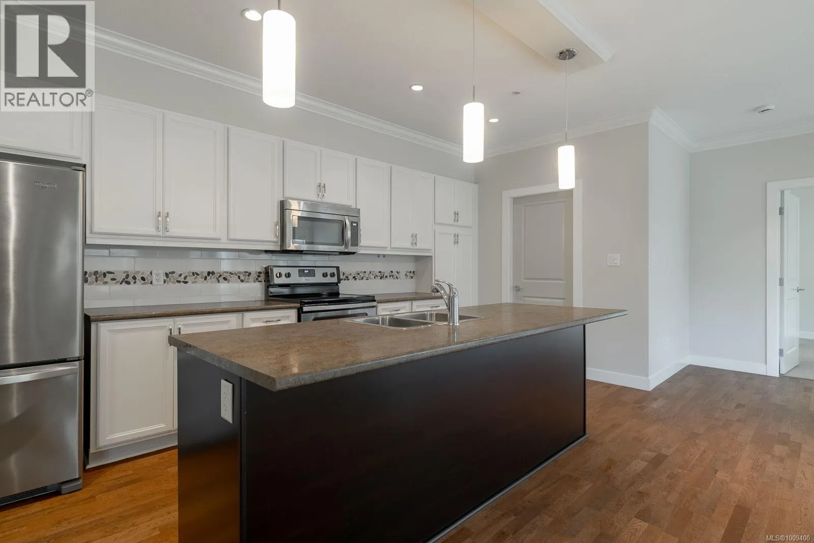 204 1838 Cowichan Bay Rd