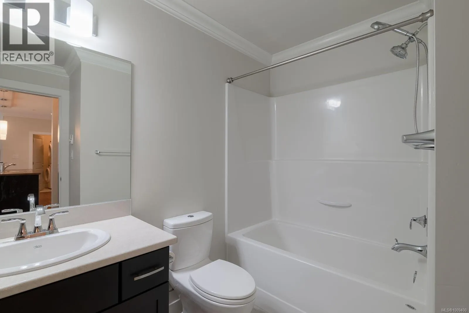 204 1838 Cowichan Bay Rd
