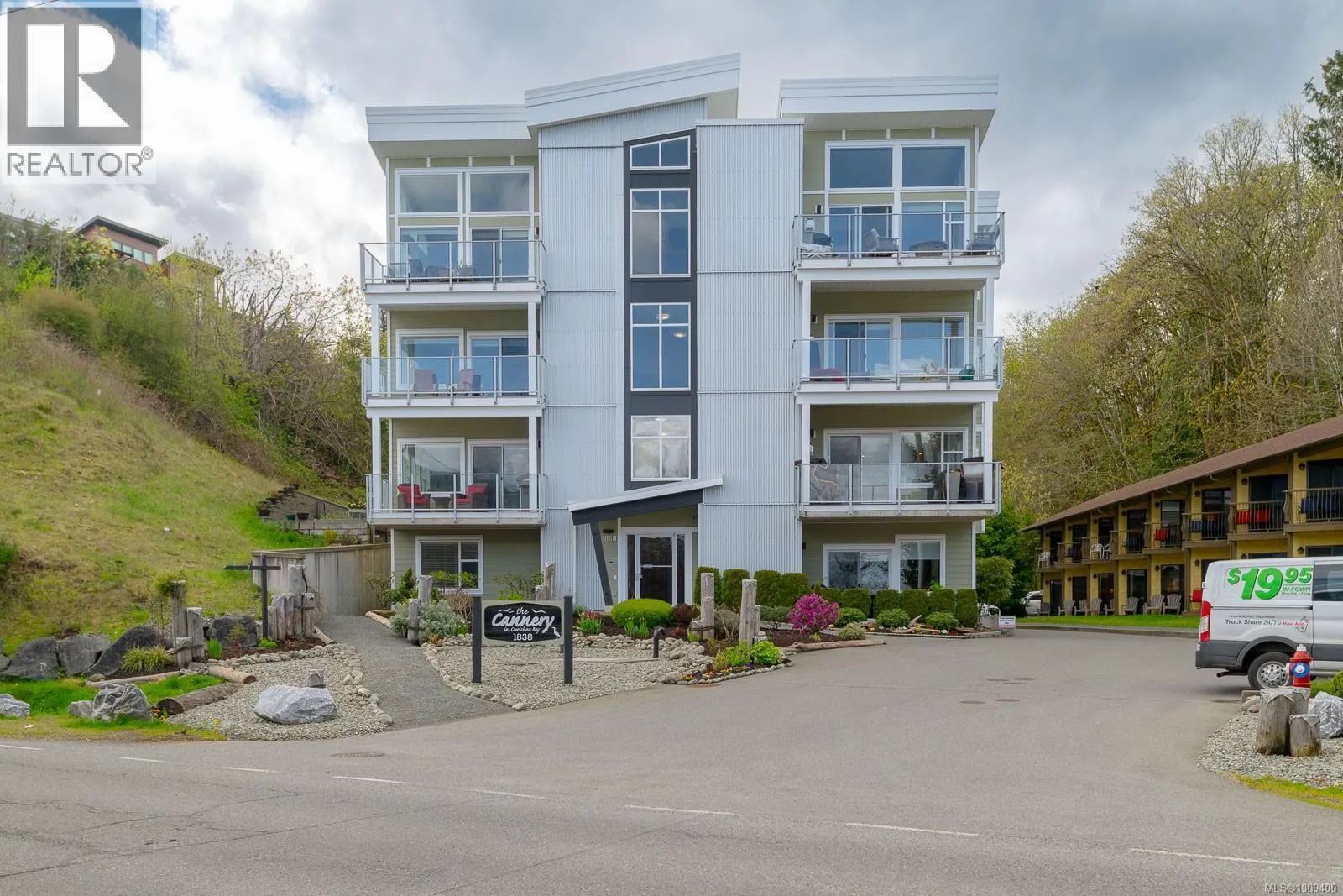 204 1838 Cowichan Bay Rd