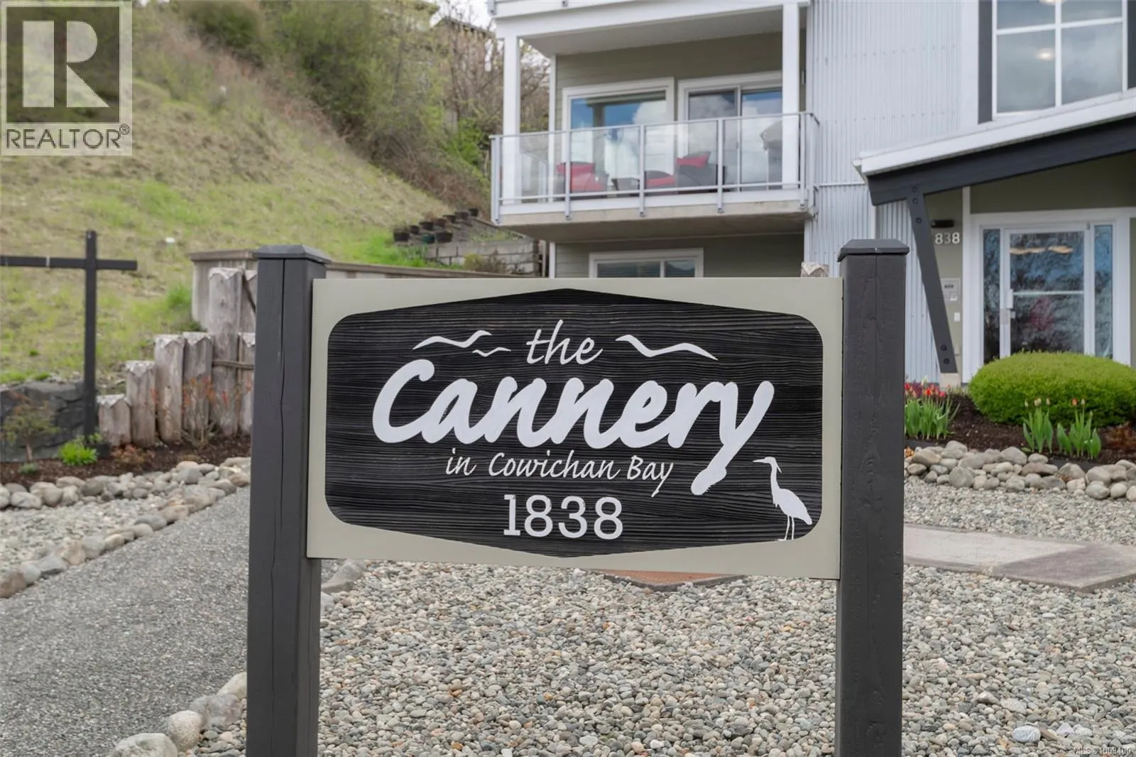 204 1838 Cowichan Bay Rd