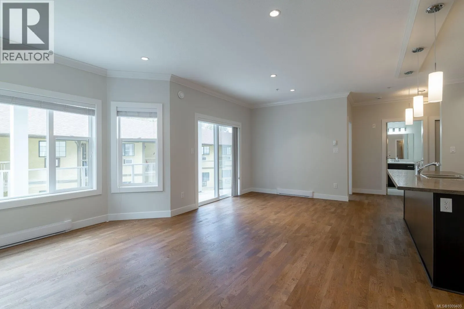204 1838 Cowichan Bay Rd