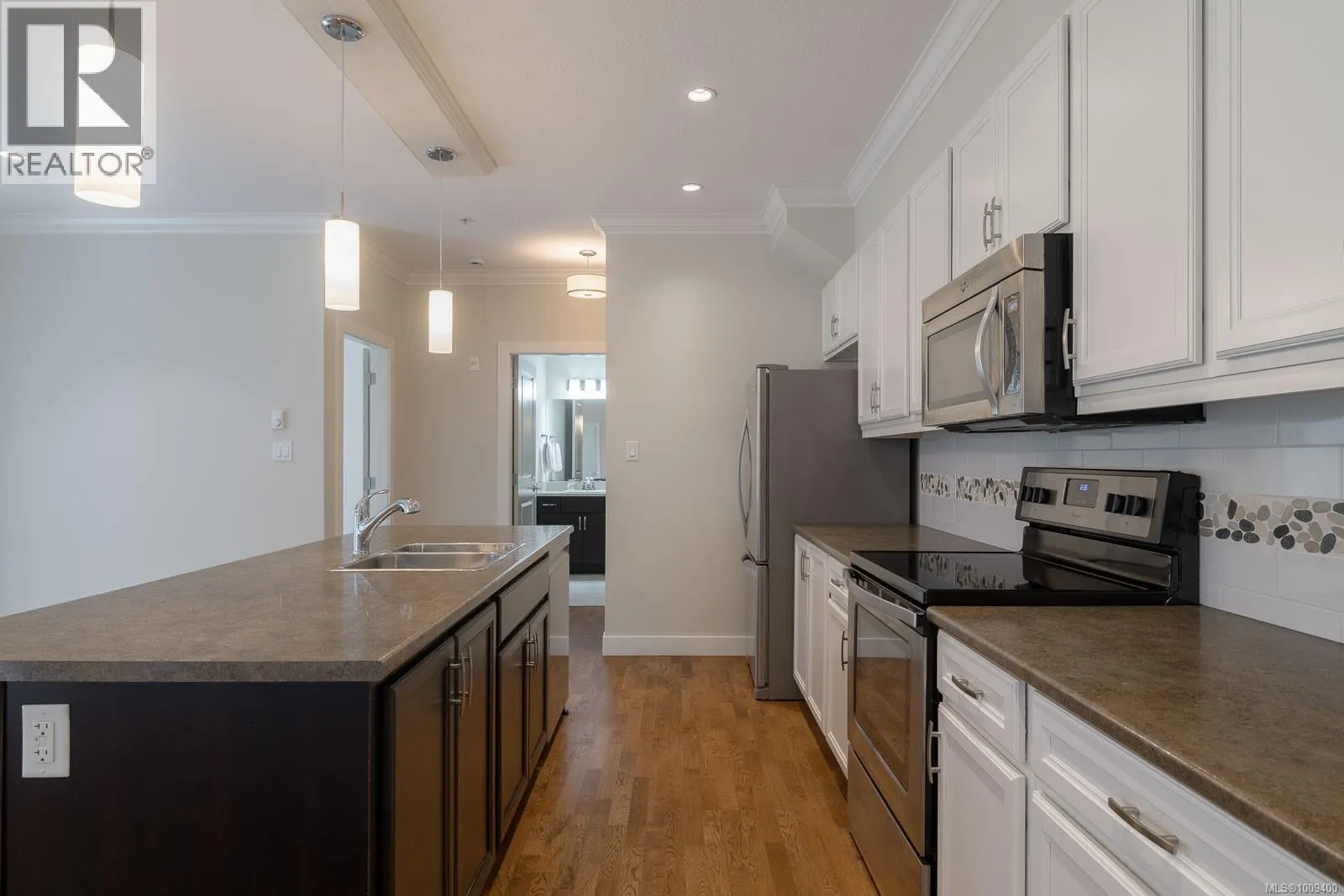 204 1838 Cowichan Bay Rd