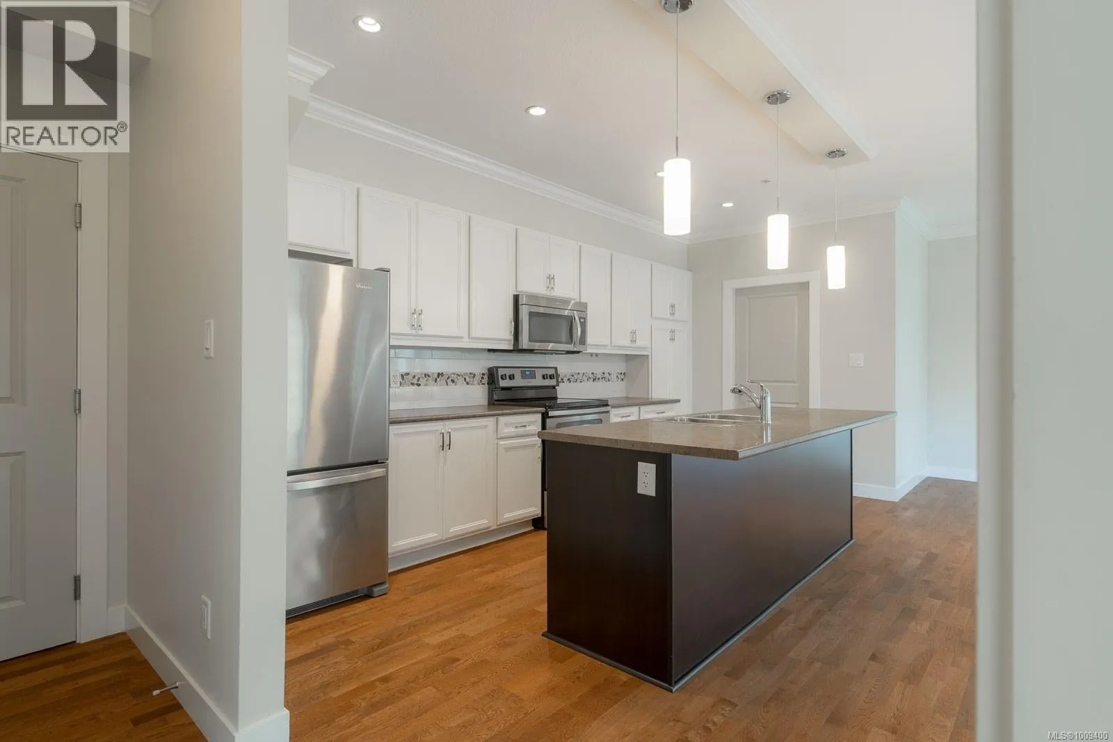 204 1838 Cowichan Bay Rd