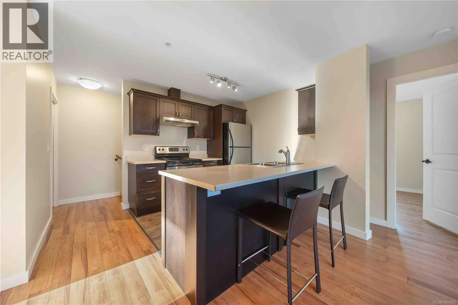 102 5281 Rutherford Rd