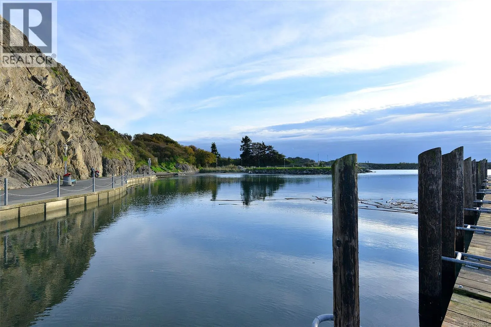 1113 Esquimalt Rd