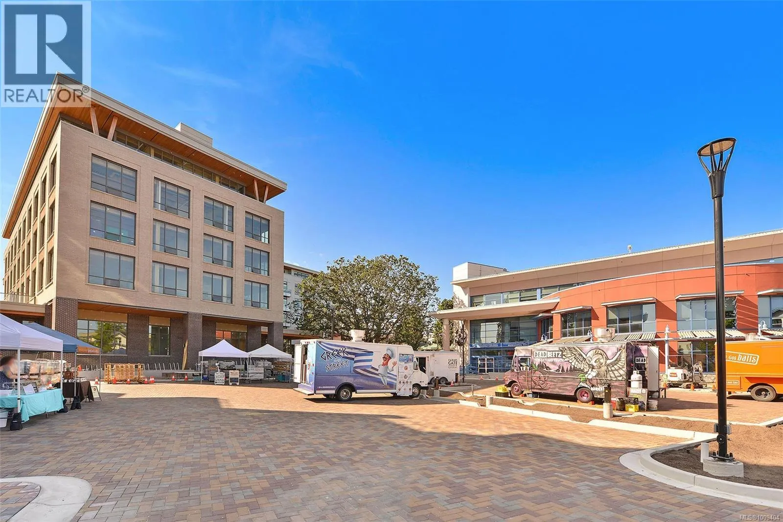 1113 Esquimalt Rd