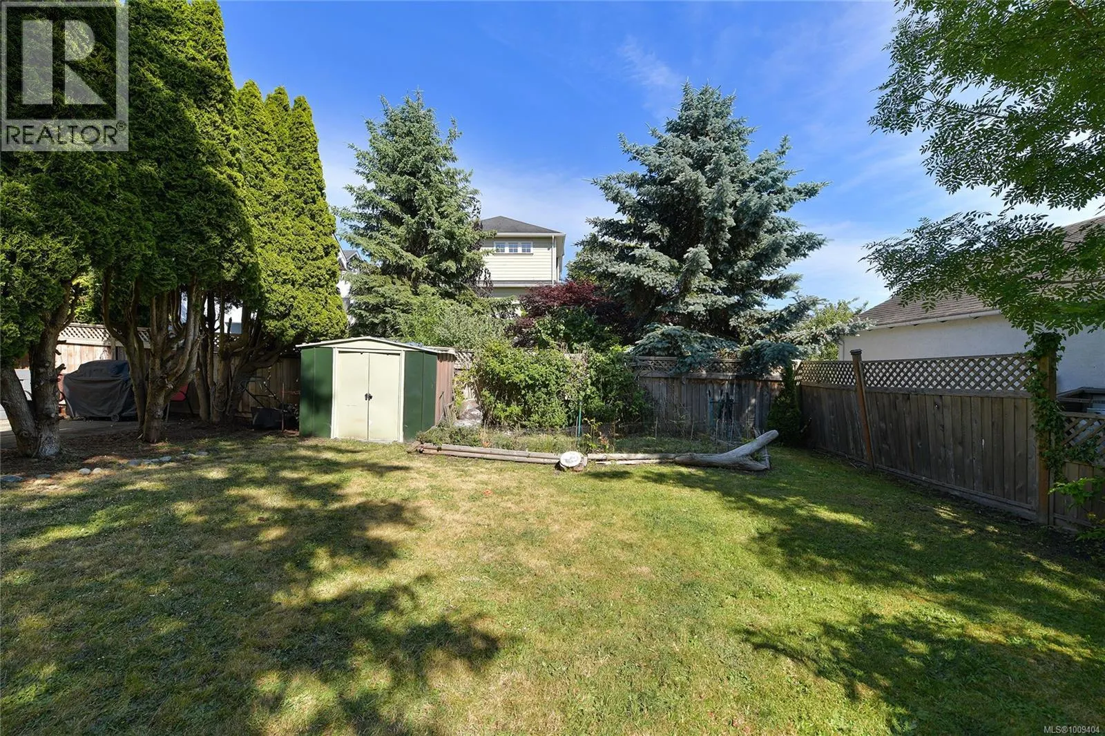 1113 Esquimalt Rd