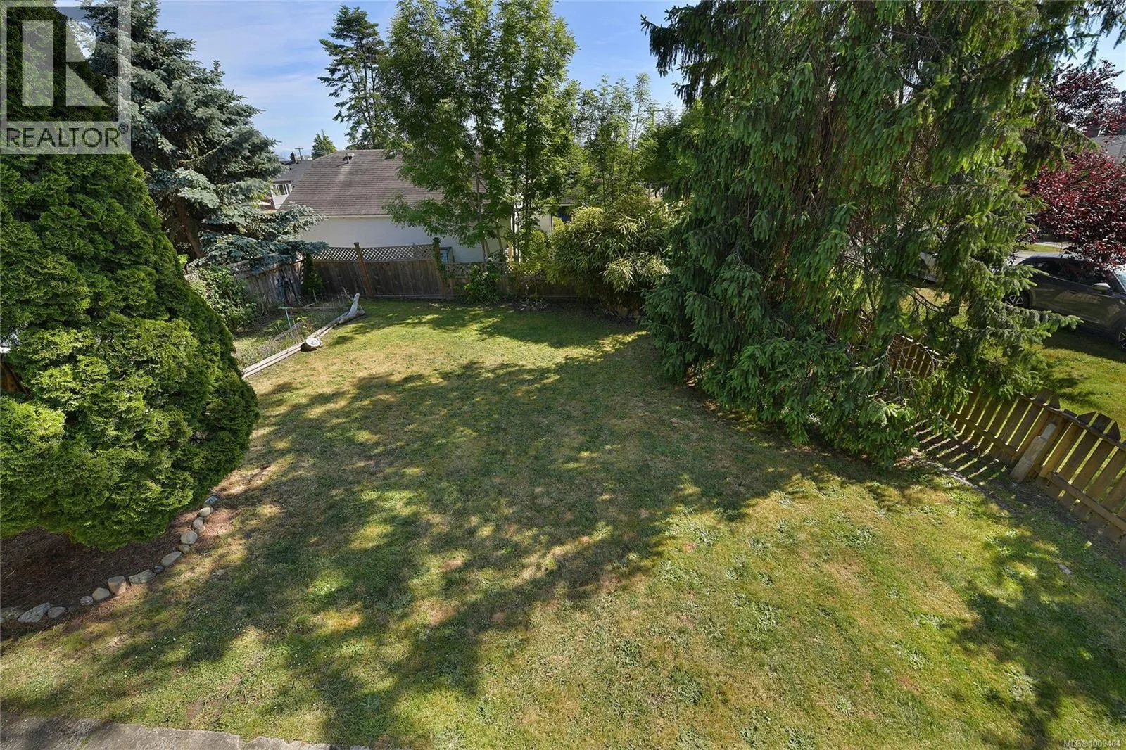 1113 Esquimalt Rd