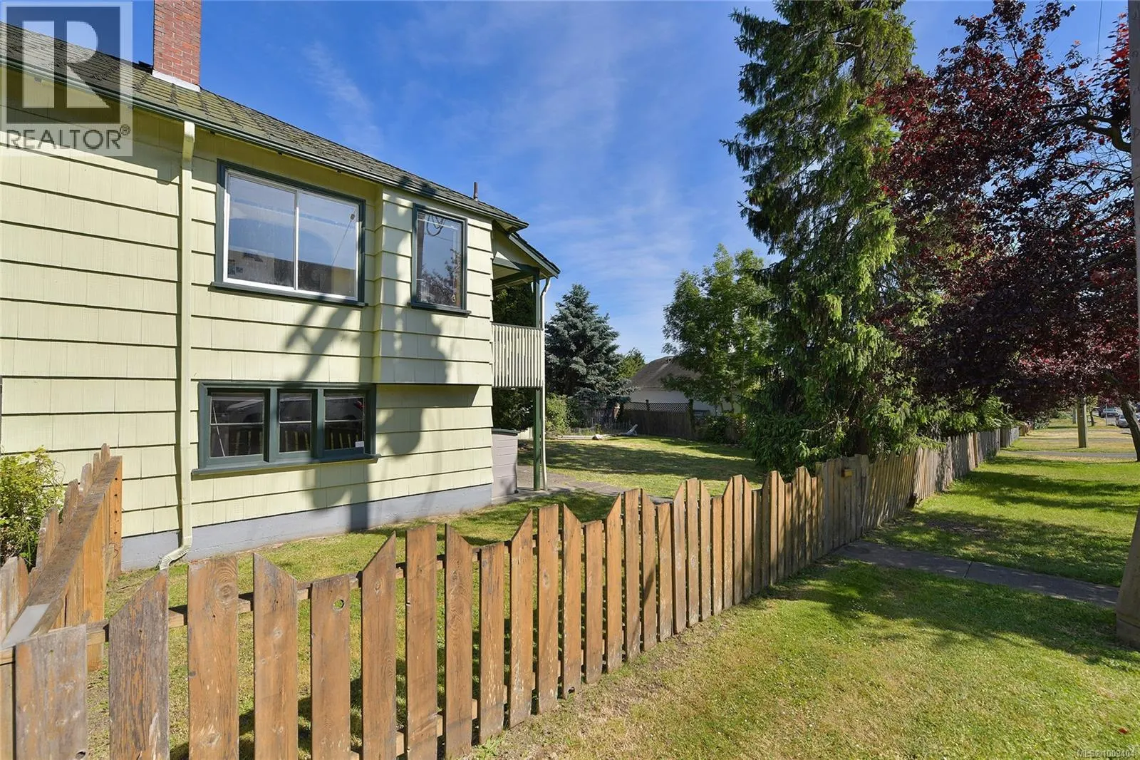 1113 Esquimalt Rd