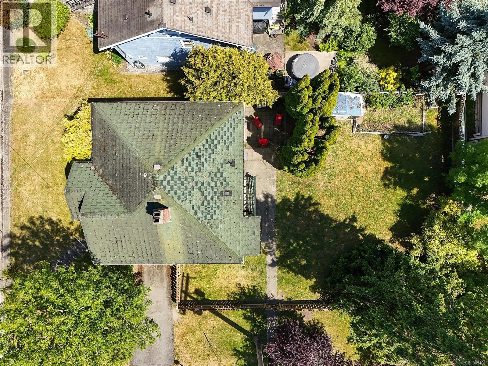 1113 Esquimalt Rd