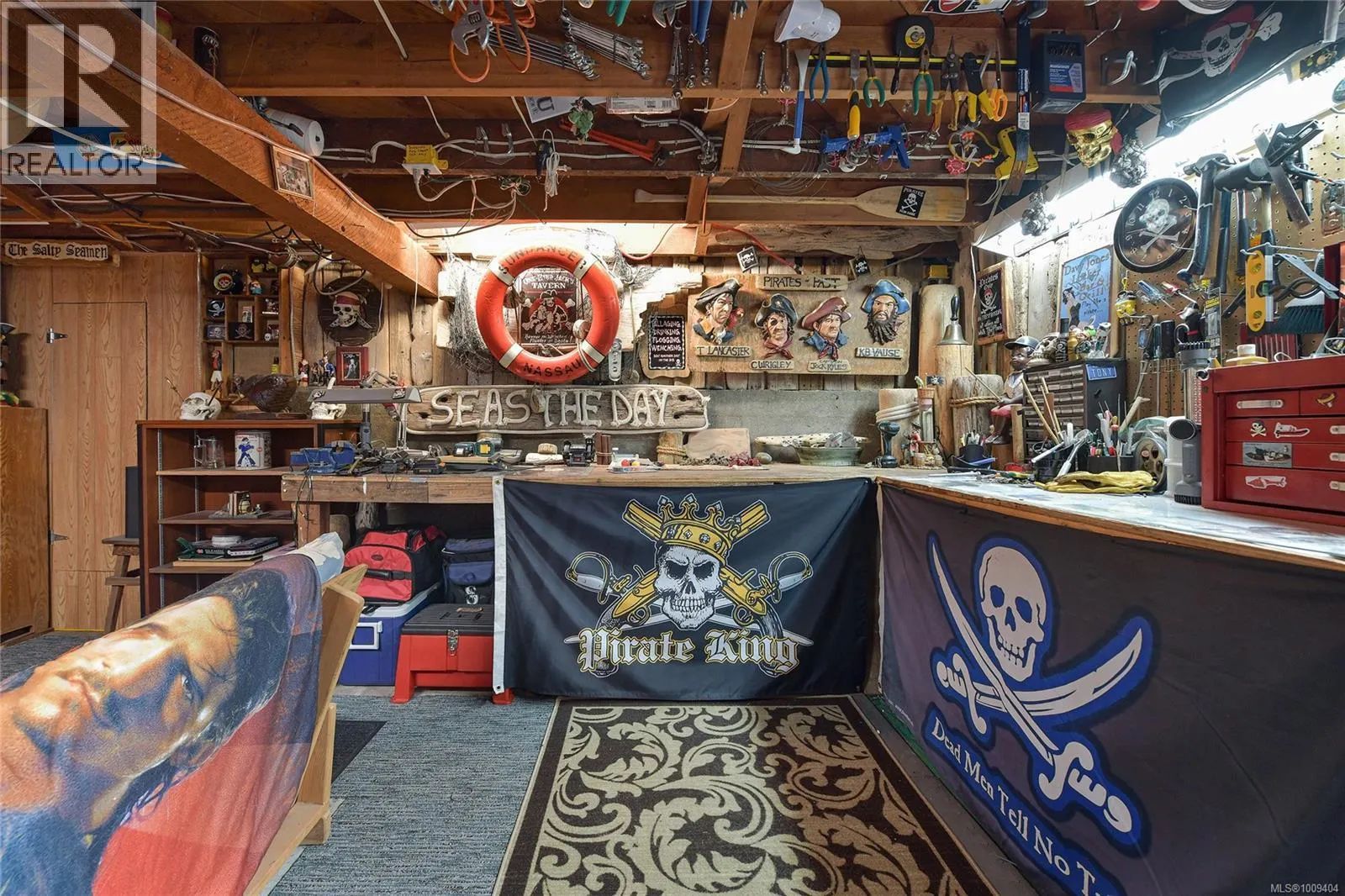 1113 Esquimalt Rd