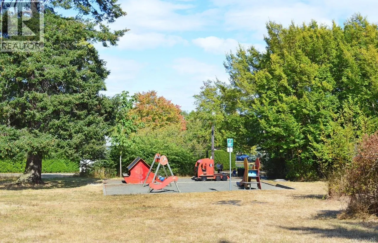 203 1158 Fairfield Rd