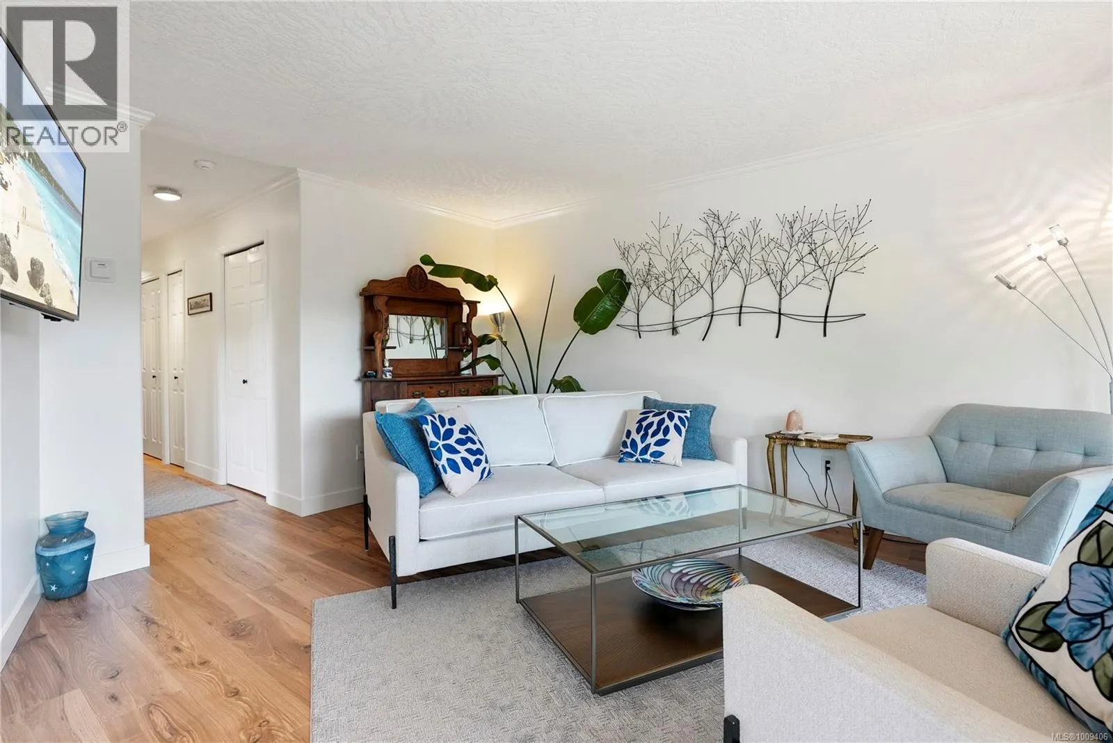 203 1158 Fairfield Rd