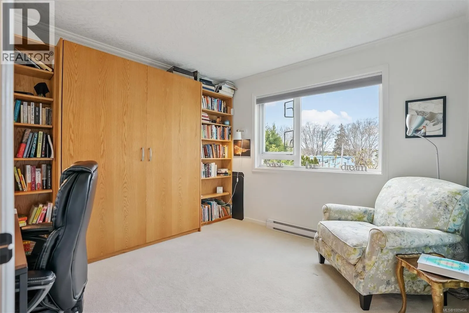 203 1158 Fairfield Rd