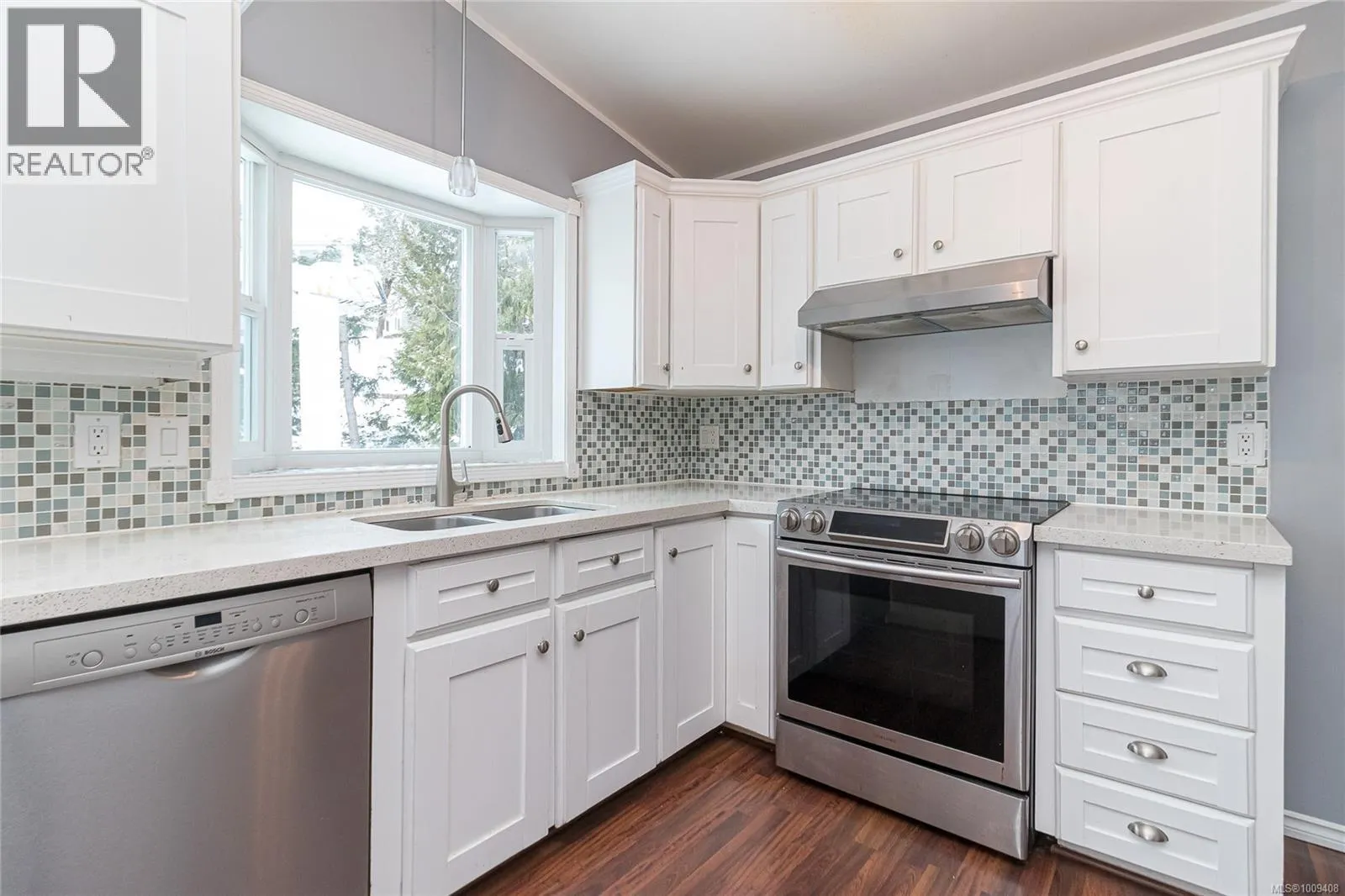 711 Bexhill Rd
