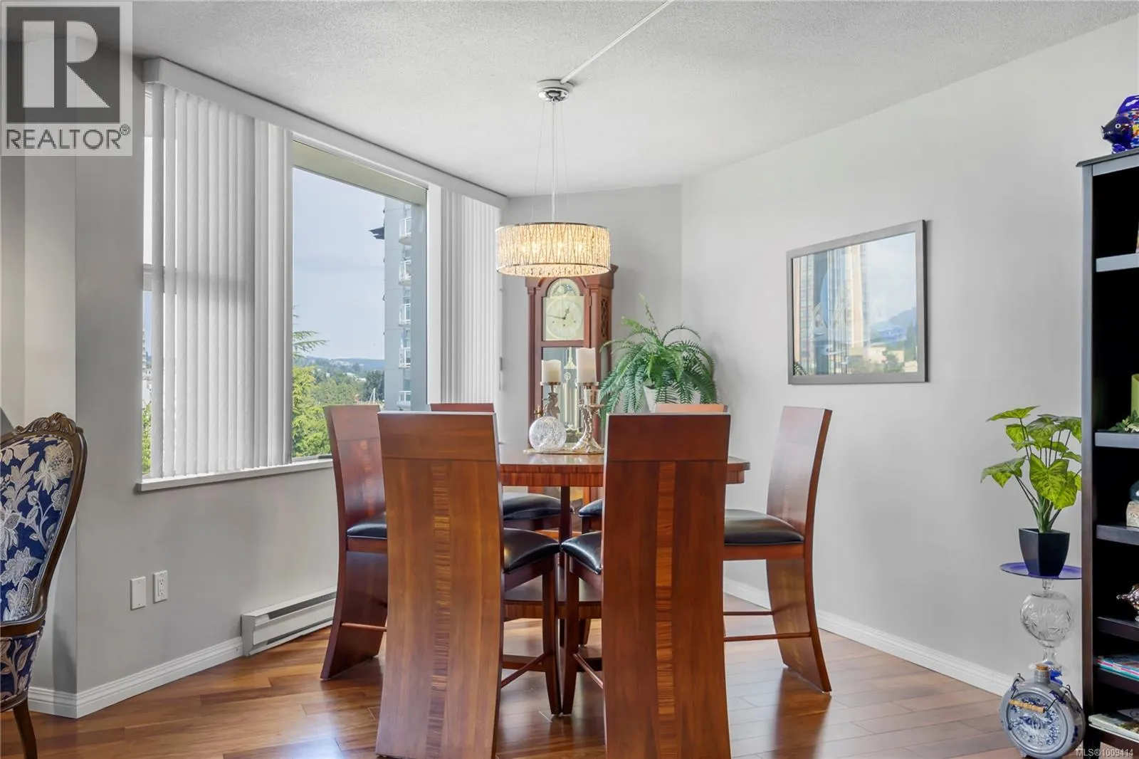 502 158 Promenade Dr