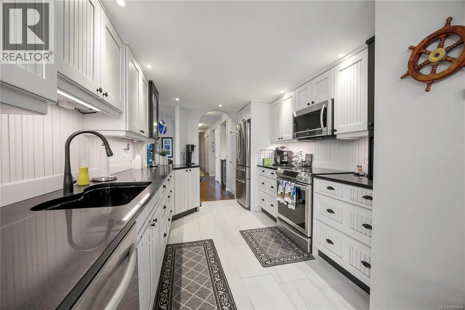 502 158 Promenade Dr