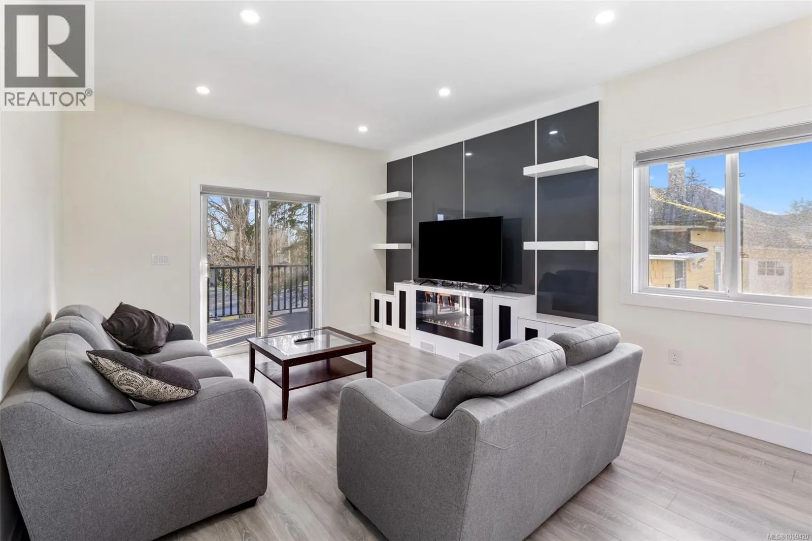 3174 Harriet Rd