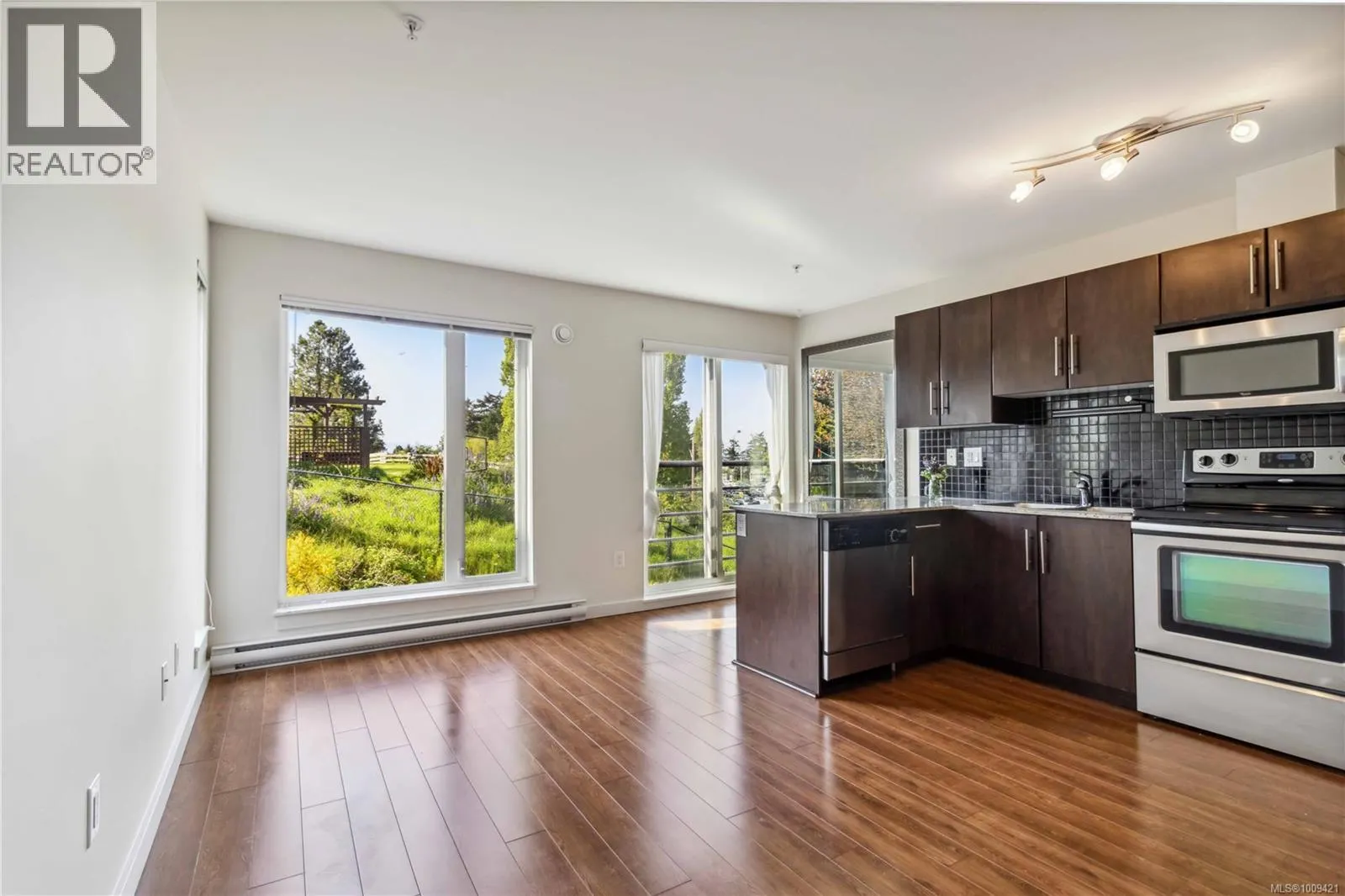 308 1405 Esquimalt Rd