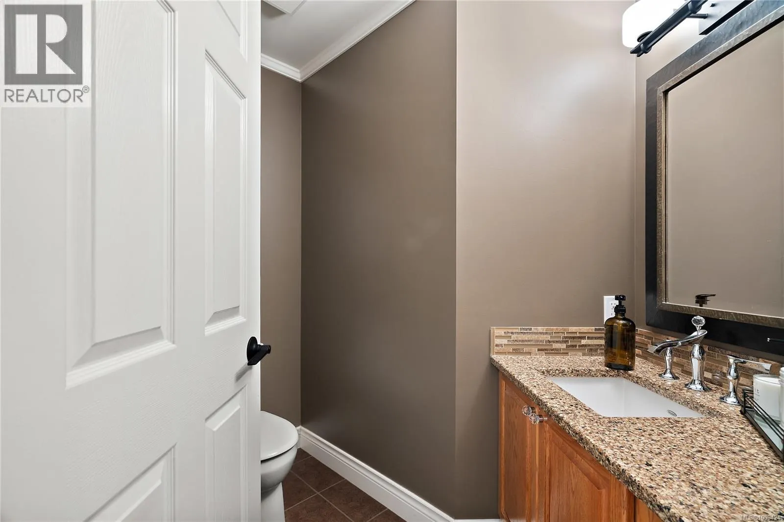 1590 Mayneview Terr