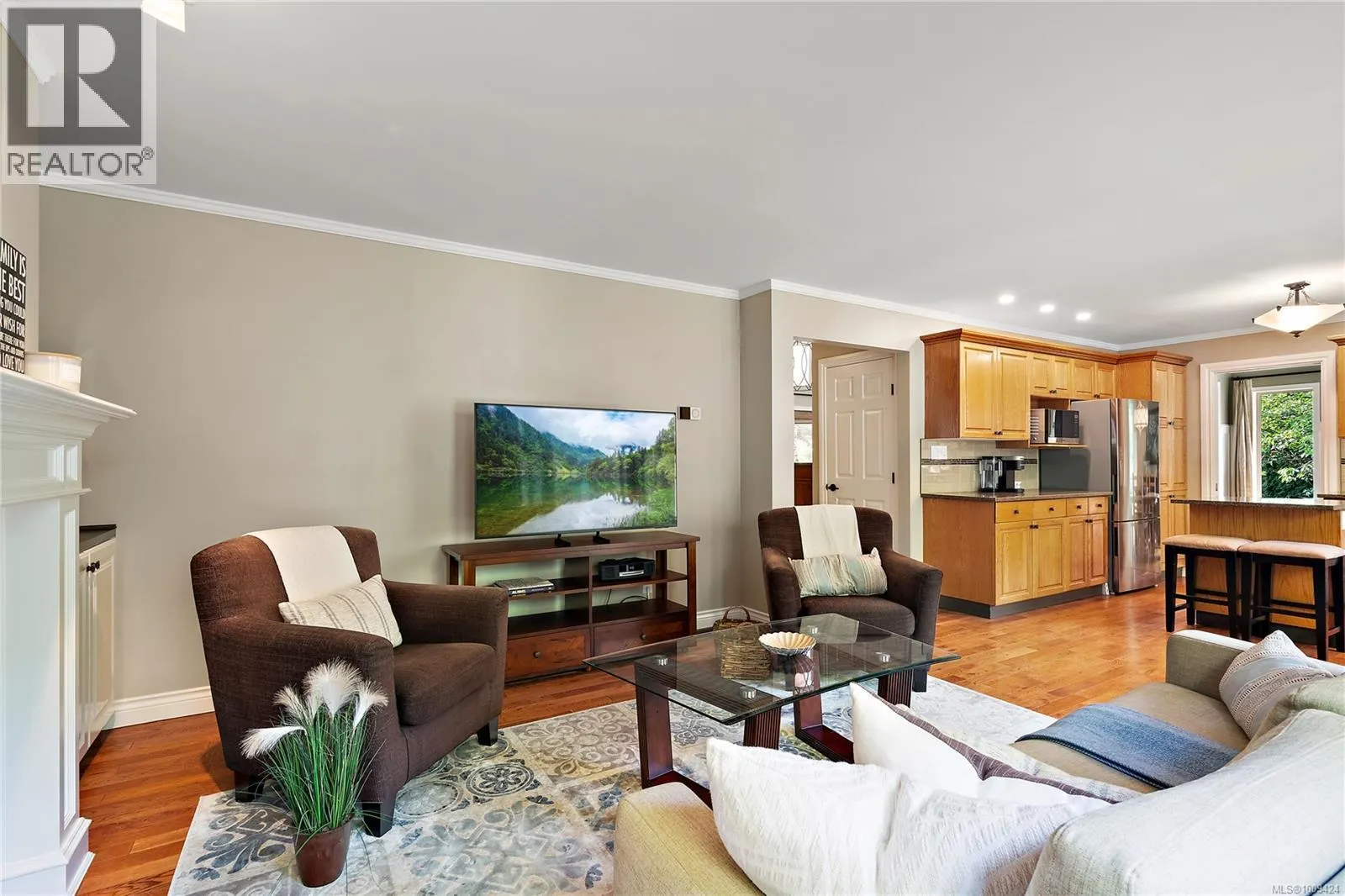 1590 Mayneview Terr